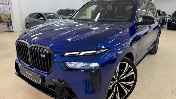 BMW X7 xDrive M60i mHEV A/T