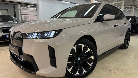 BMW iX xDrive45
